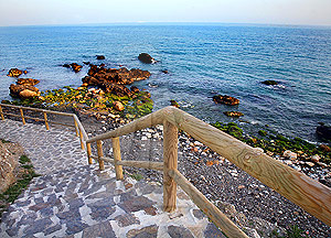 20060701010235-stairway-to-sea.jpg